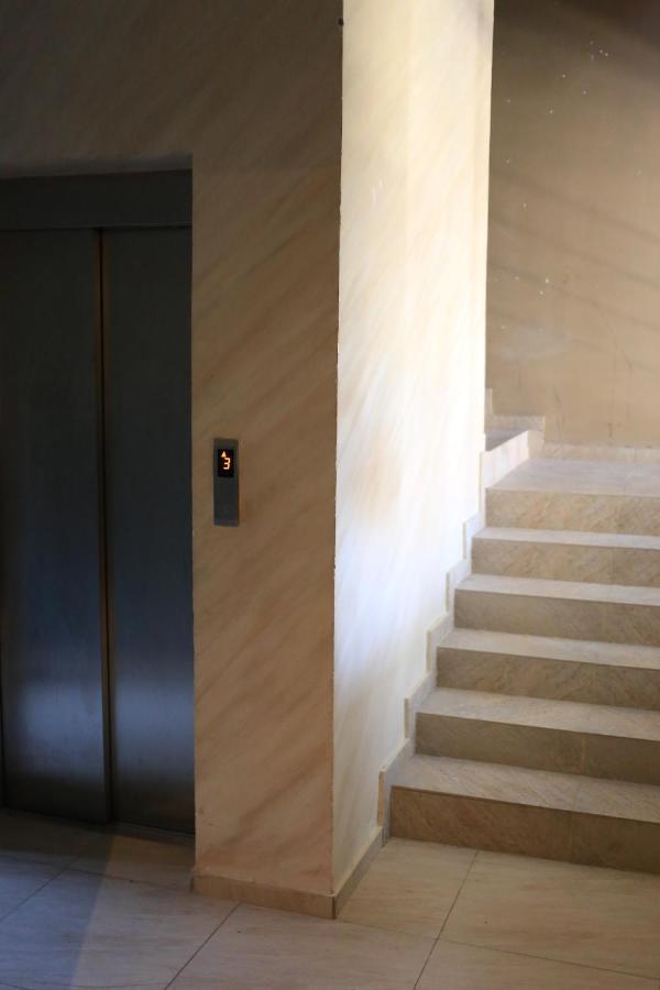 Downtown Apartment Kʼutʼaisi Exterior foto