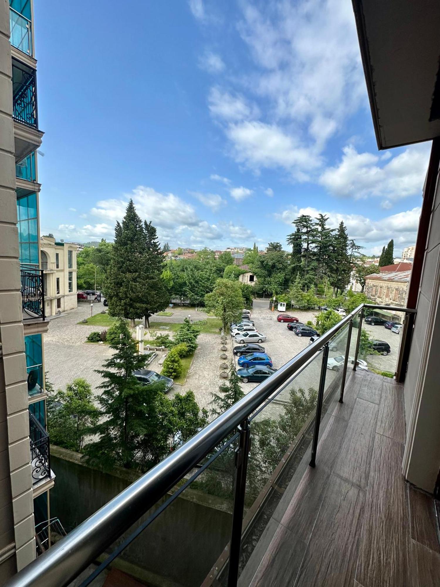 Downtown Apartment Kʼutʼaisi Exterior foto